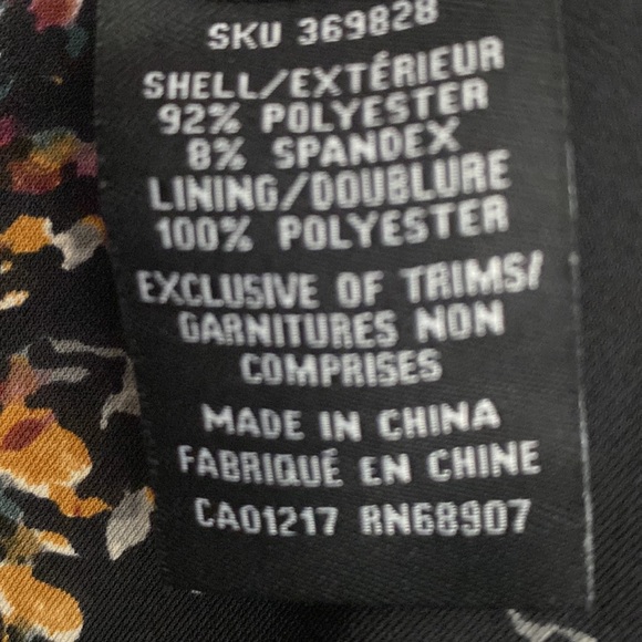 NWT Le Chateau long sleeve belted flower print dress. Size M. - Picture 8 of 9